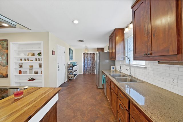 7013 Meadowbrook Drive, Fort Worth, TX 76112