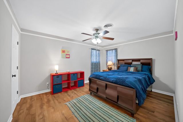 7013 Meadowbrook Drive, Fort Worth, TX 76112