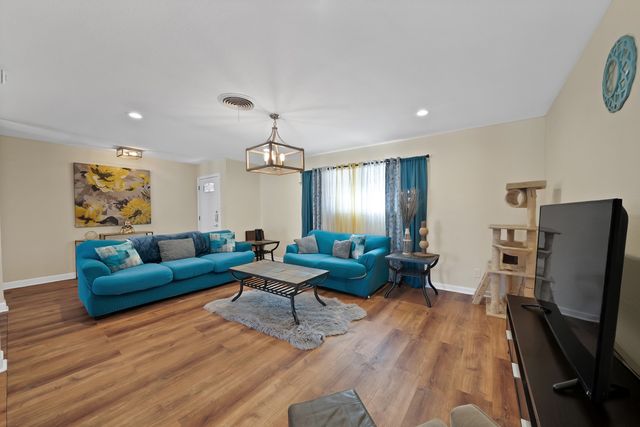 7013 Meadowbrook Drive, Fort Worth, TX 76112