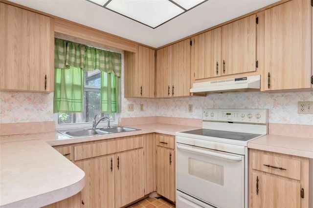 55 GULFWINDS DRIVE, Palm Harbor, FL 34683