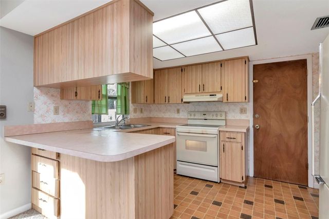 55 GULFWINDS DRIVE, Palm Harbor, FL 34683