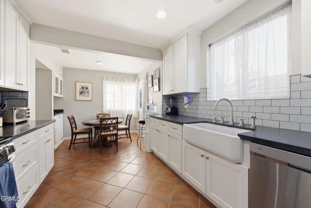 6514 Mammoth Avenue, Valley Glen, CA 91401