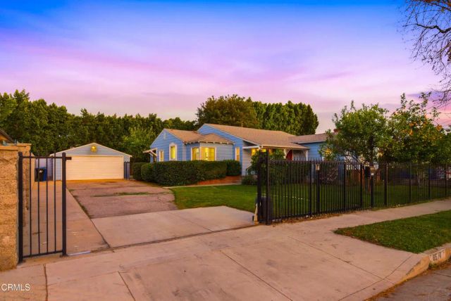 6514 Mammoth Avenue, Valley Glen, CA 91401