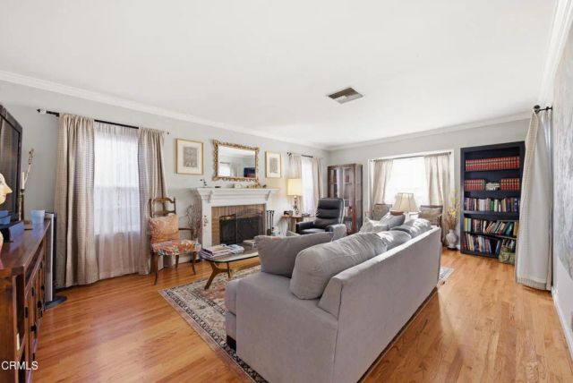 6514 Mammoth Avenue, Valley Glen, CA 91401