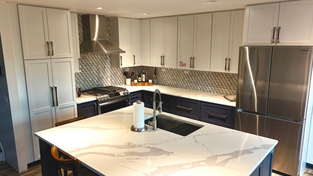 949 Millcreek Circle, Elgin, IL 60123