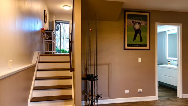 949 Millcreek Circle, Elgin, IL 60123