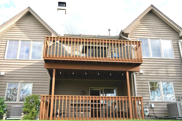 949 Millcreek Circle, Elgin, IL 60123