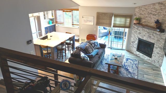 949 Millcreek Circle, Elgin, IL 60123