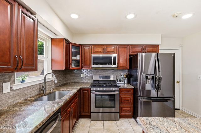 39 Driftwood Drive, Howell, NJ 07731