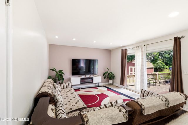 39 Driftwood Drive, Howell, NJ 07731
