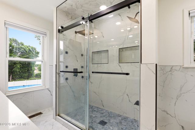 39 Driftwood Drive, Howell, NJ 07731