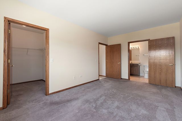 5311 W Mint Julip Drive 301, Alsip, IL 60803