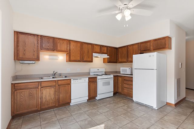 5311 W Mint Julip Drive 301, Alsip, IL 60803