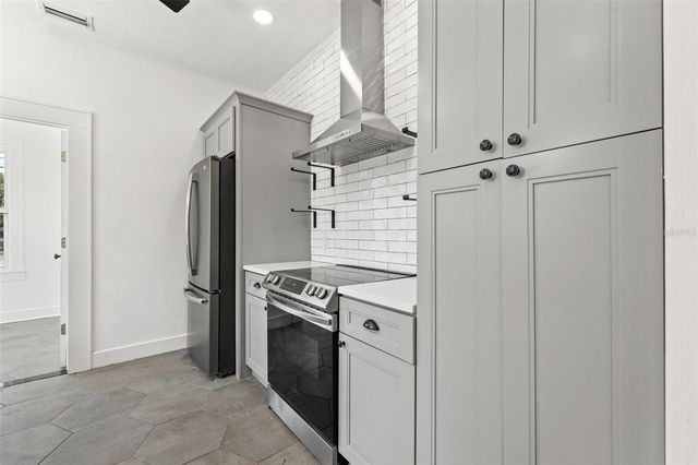 2830 2ND AVENUE N, St Petersburg, FL 33713