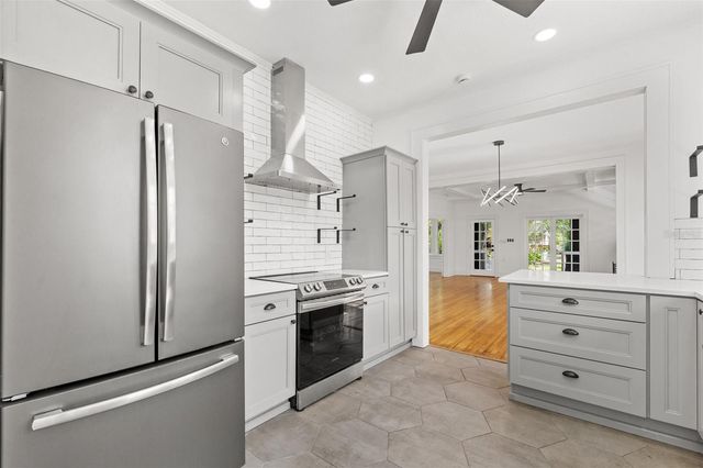 2830 2ND AVENUE N, St Petersburg, FL 33713