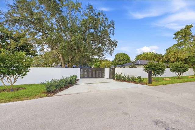 10861 SW 93rd St, Miami, FL 33176