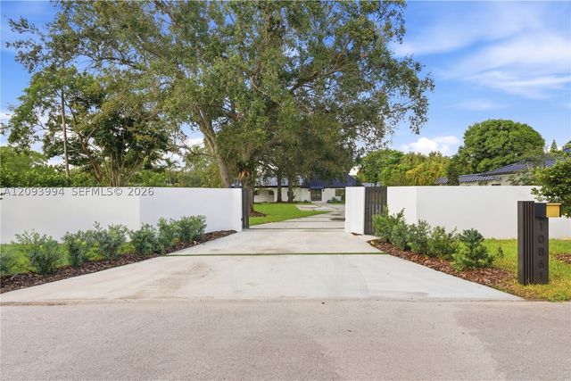 10861 SW 93rd St, Miami, FL 33176