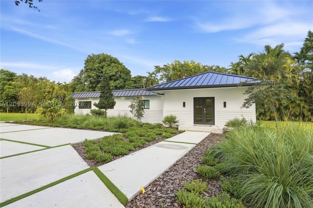 10861 SW 93rd St, Miami, FL 33176