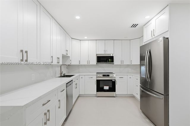 10861 SW 93rd St, Miami, FL 33176