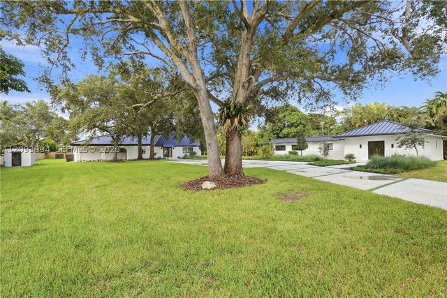10861 SW 93rd St, Miami, FL 33176