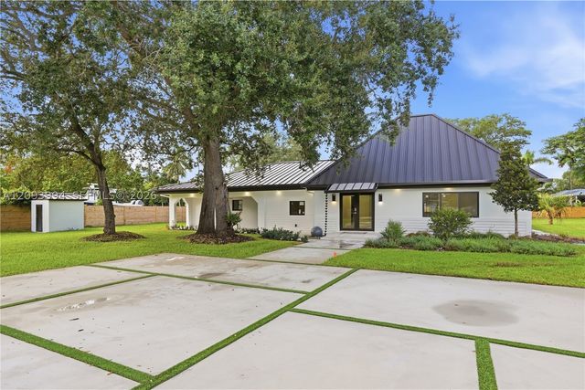 10861 SW 93rd St, Miami, FL 33176