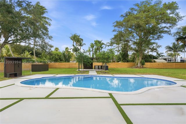 10861 SW 93rd St, Miami, FL 33176