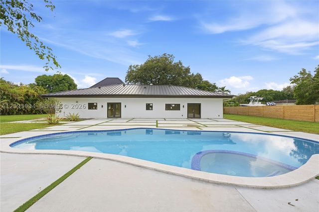 10861 SW 93rd St, Miami, FL 33176