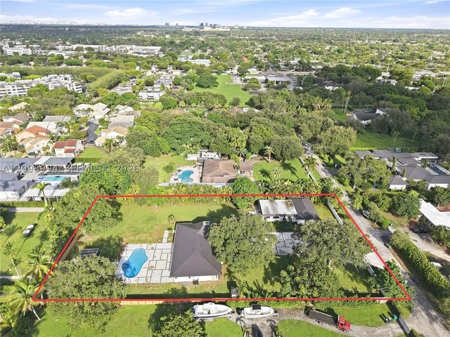 10861 SW 93rd St, Miami, FL 33176