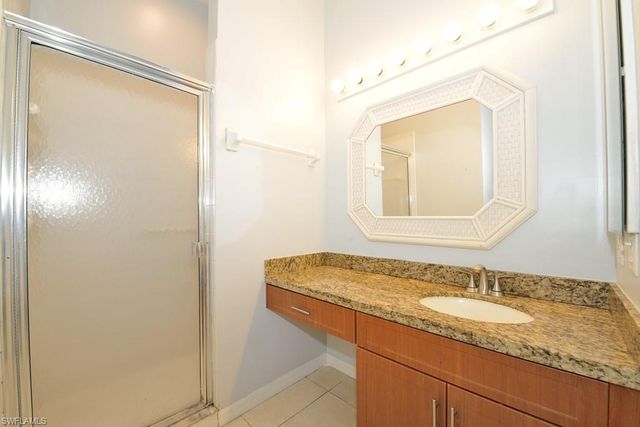 1042 Mainsail DR 823, Naples, FL 34114