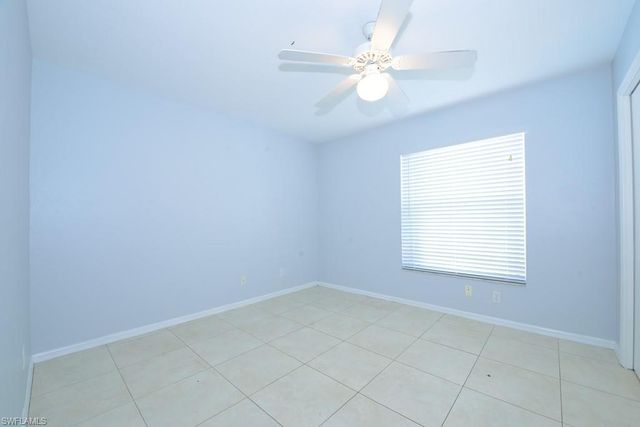1042 Mainsail DR 823, Naples, FL 34114