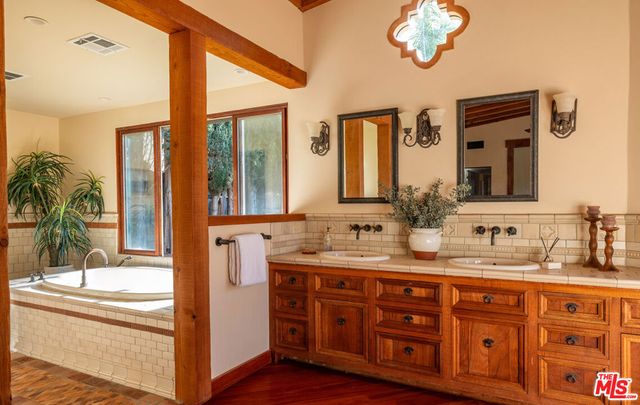 16141 Bayberry Place, Sherman Oaks, CA 91403