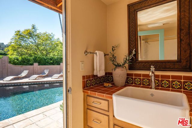 16141 Bayberry Place, Sherman Oaks, CA 91403