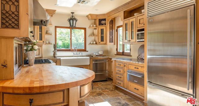 16141 Bayberry Place, Sherman Oaks, CA 91403