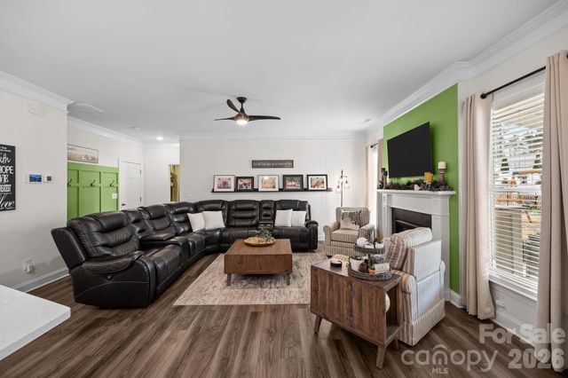 5327 Pembrey Drive, Denver, NC 28037