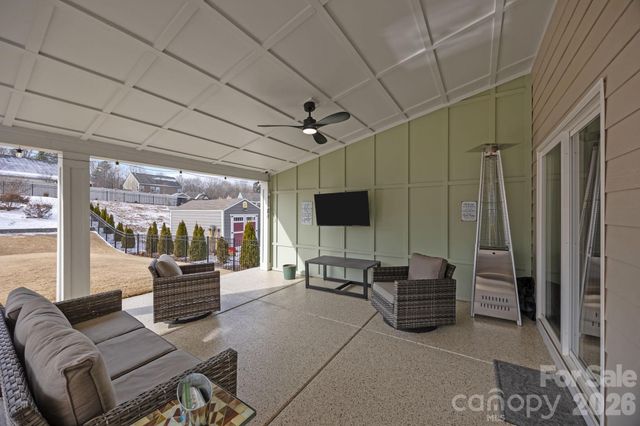 5327 Pembrey Drive, Denver, NC 28037