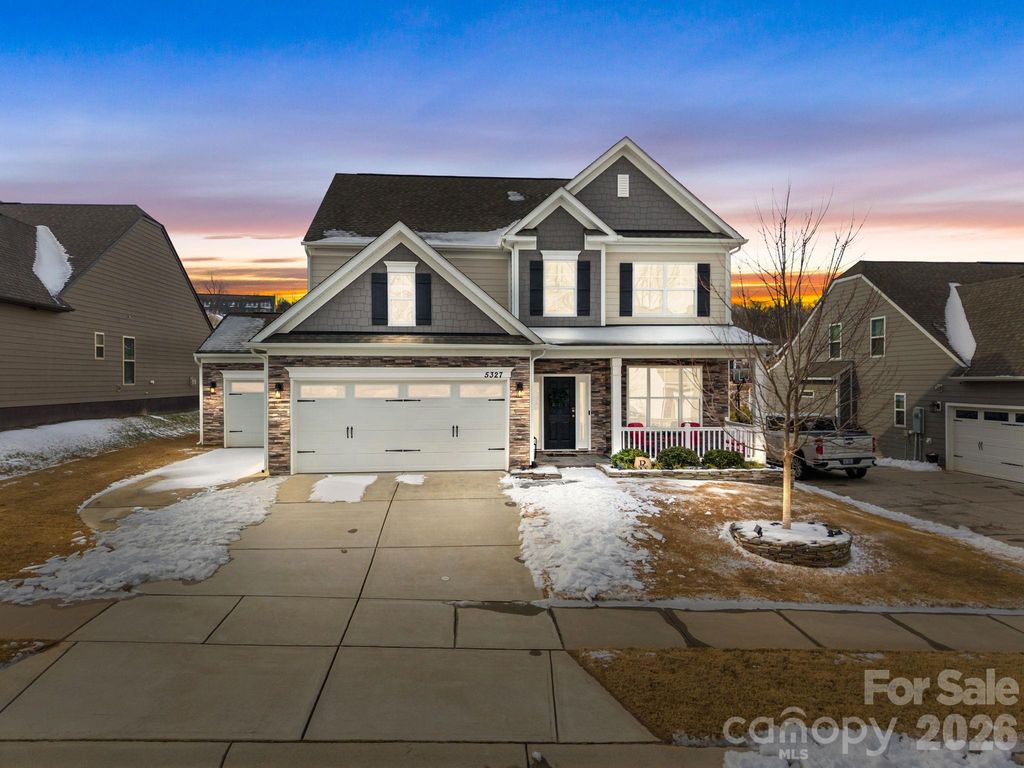 5327 Pembrey Drive, Denver, NC 28037