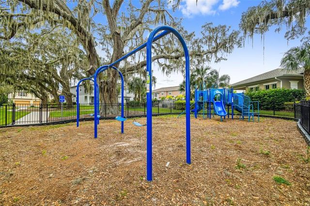 5010 BLUE LATAN LANE, Tampa, FL 33610