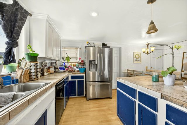 1702 SW Bridge Street, Grants Pass, OR 97526