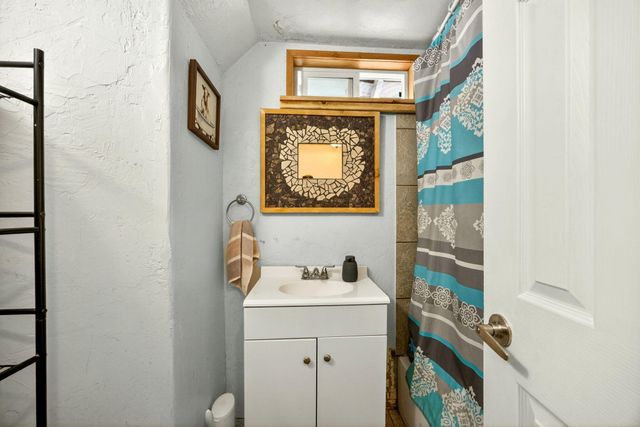 1702 SW Bridge Street, Grants Pass, OR 97526