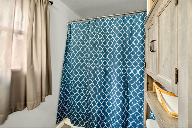 1702 SW Bridge Street, Grants Pass, OR 97526