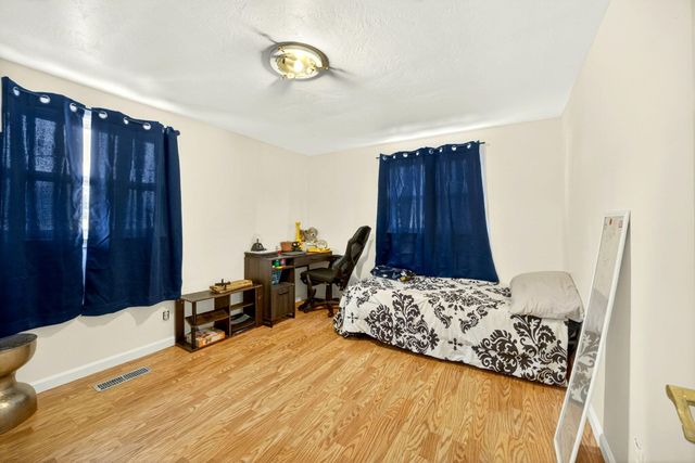 1702 SW Bridge Street, Grants Pass, OR 97526