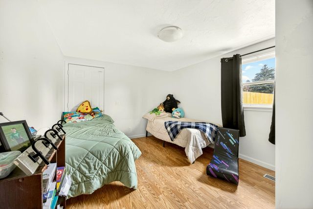 1702 SW Bridge Street, Grants Pass, OR 97526