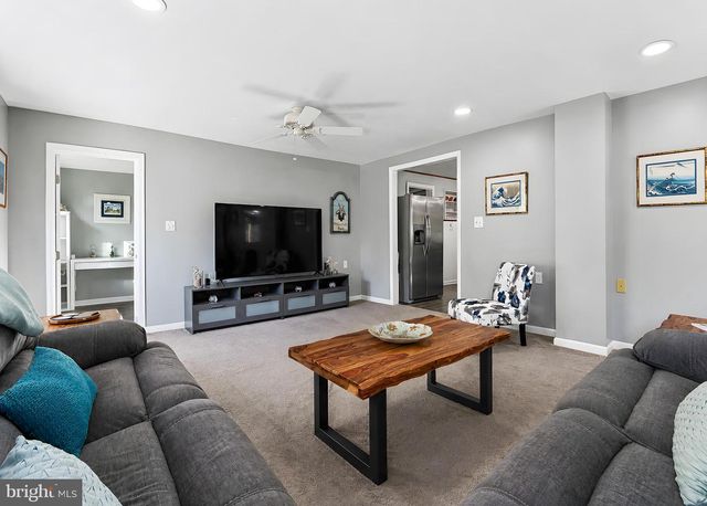 10951 POPLAR DR, Lusby, MD 20657