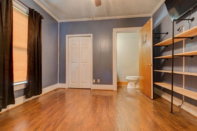 1920 Brent Street, Paris, KY 40361
