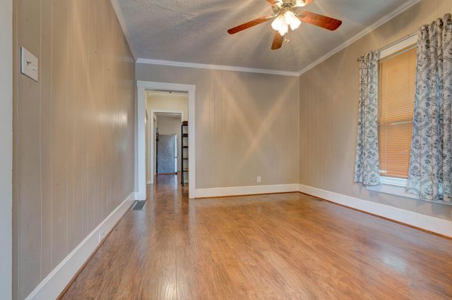 1920 Brent Street, Paris, KY 40361