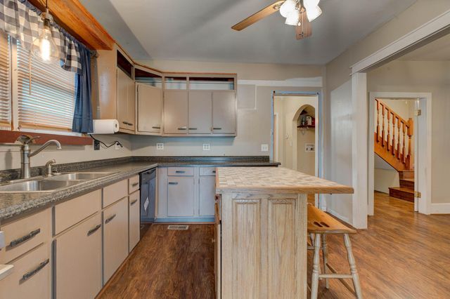 1920 Brent Street, Paris, KY 40361