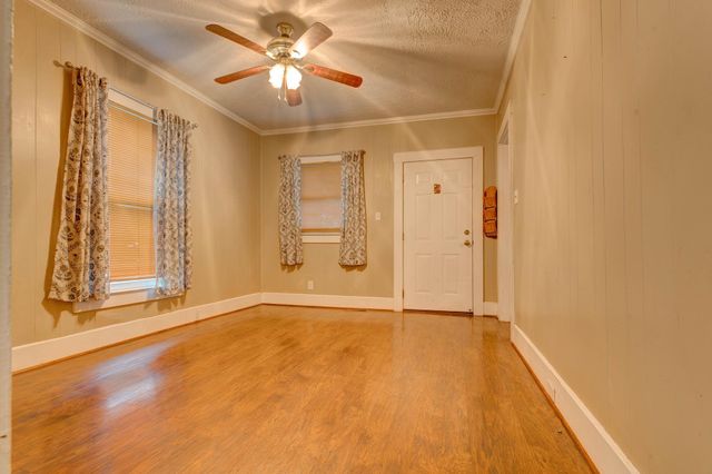 1920 Brent Street, Paris, KY 40361