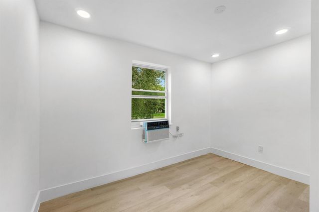114 NW 10th Avenue, Delray Beach, FL 33444