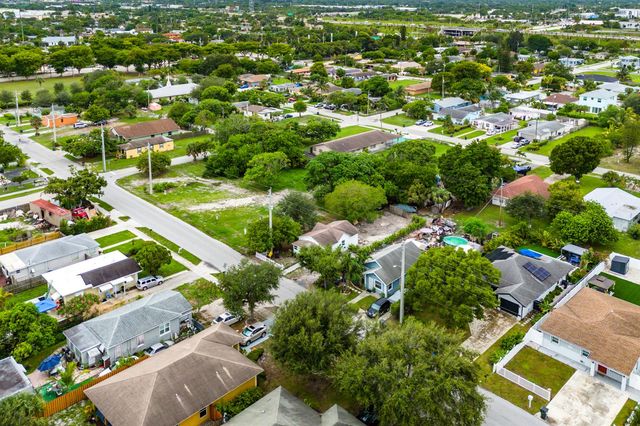 114 NW 10th Avenue, Delray Beach, FL 33444