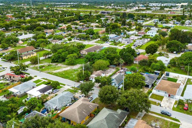 114 NW 10th Avenue, Delray Beach, FL 33444